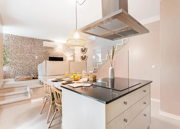 Victoria Project - - Private Parking Pensión