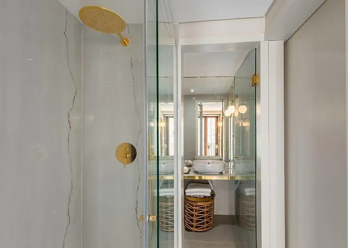 Victoria Project - - Private Parking