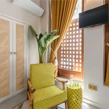 Pensión Victoria Project - - Private Parking