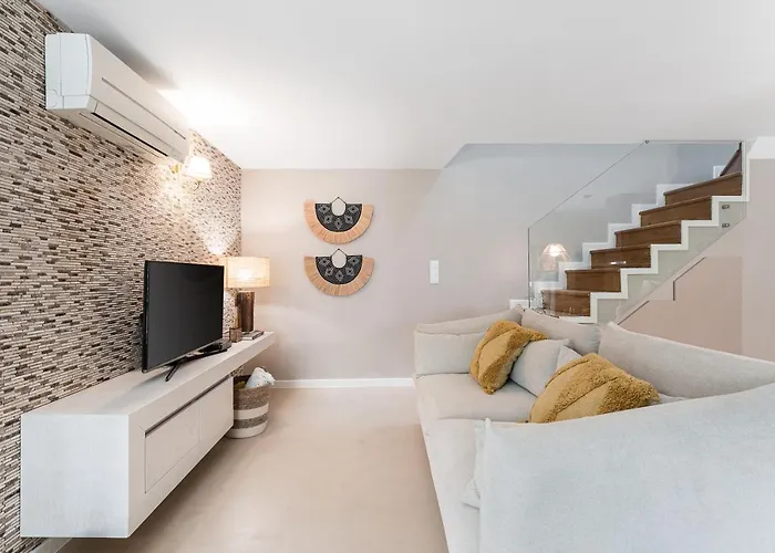 Victoria Project - - Private Parking