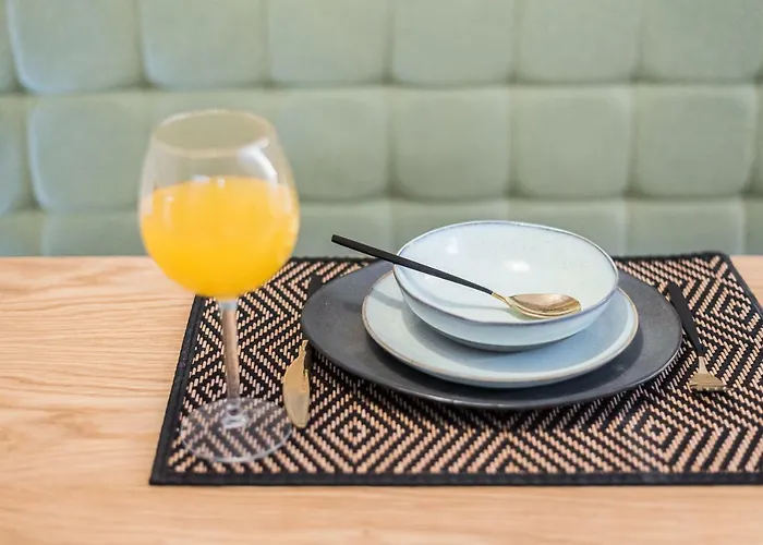 Victoria Project - - Private Parking Pensión Oporto